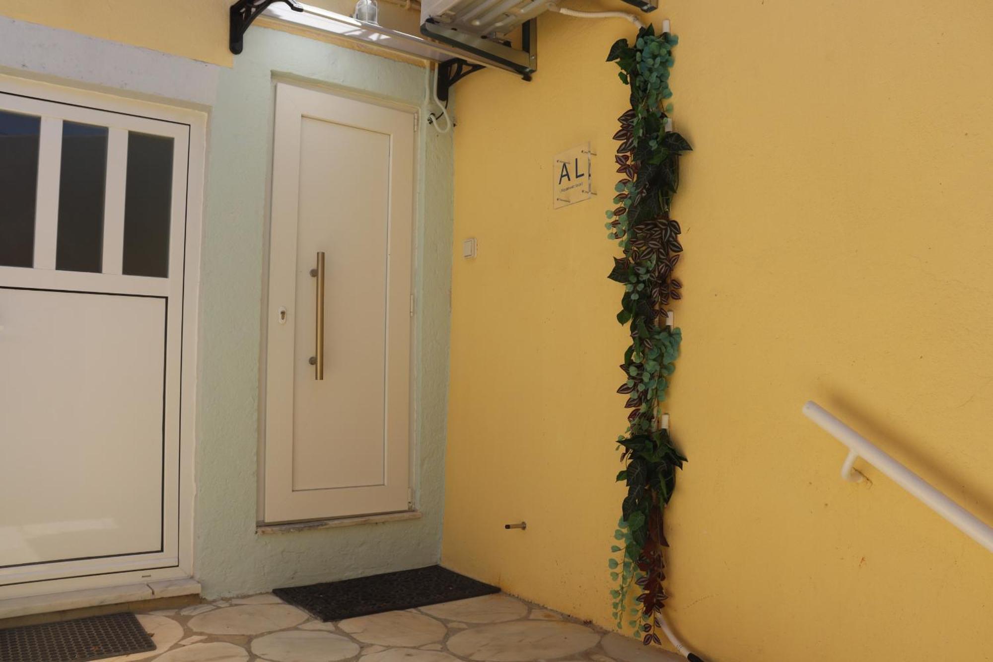 Lisbon, T2 Renewed Duplex With River View, Beato, Lisbon Exterior photo